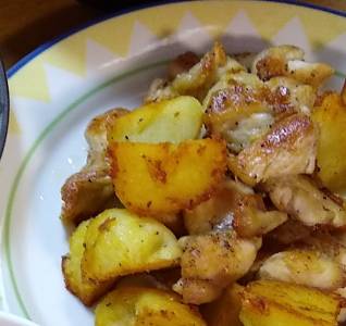 カリカリじゃがいもと鶏のソテー