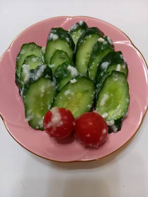 きゅうりとトマトの即席漬け