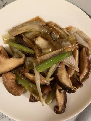 ねぎとしいたけの炒め物