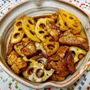 れんこんと豚肉の黒酢炒め