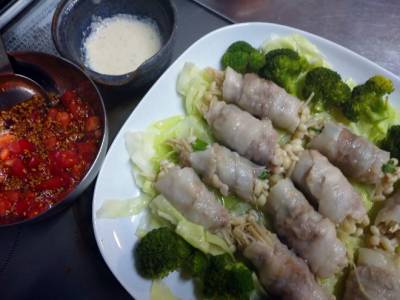 肉巻ききのこのレンジ蒸し&温サラダ