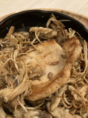 きのこと豚肉のソテー