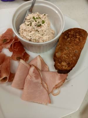 ツナ缶リエットとシャルキュトリー