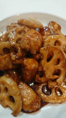 れんこんと豚肉の黒酢炒め