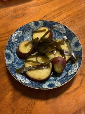 さつまいもと切り昆布の煮物