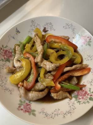 パプリカのチンジャオロースー