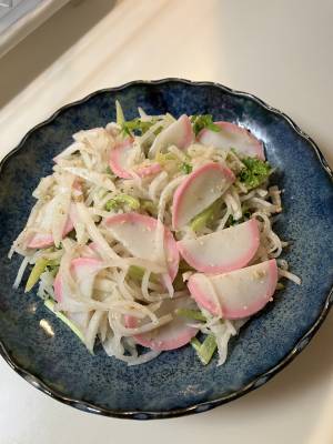 大根とかまぼこのあえもの