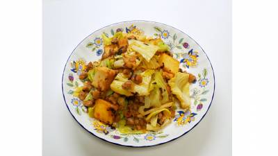 キャベツと厚揚げのみそ炒め