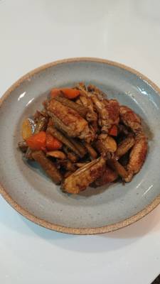 ごぼうと手羽中の甘酢煮