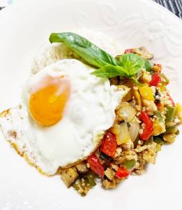 たっぷりバジルのガパオライス