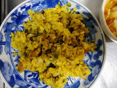 コーンとハムのドライカレー