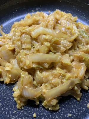 白菜と天かすの炒め物