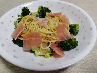 ブロッコリと生ハムのスパゲッティ