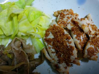 鶏むね肉のごま焼き