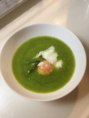 アスパラガスの温たまスープ
