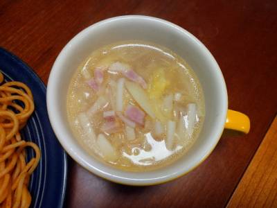 キャベツとじゃがいものスープ