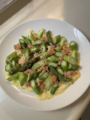 アスパラガスと明太子のカリカリチーズ