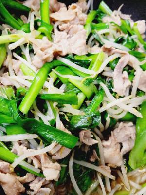 にらもやしの豚こま炒め