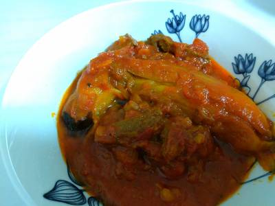 なすと牛肉のトマト煮込み