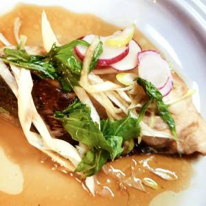 蒸し魚 ねぎ油がけ