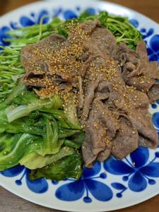 レタスの牛肉蒸し