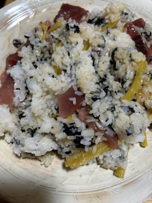 まぐろとたくあんのちらしずし