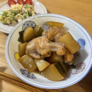 鶏手羽と大根の煮物
