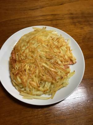 新じゃがとスモークサーモンのチーズガレット