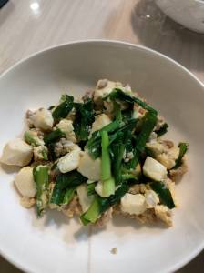 ひき肉と豆腐のにら炒め