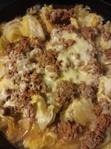 キャベツと合いびき肉のチーズ蒸し