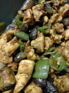 なすと鶏肉のドライカレー