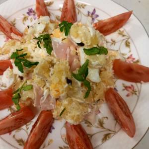 デリ風ハムとチーズ、ゆで卵のポテトサラダ