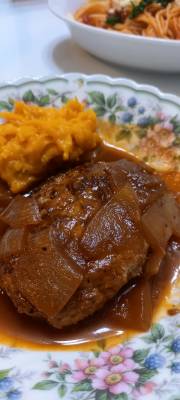 煮込みハンバーグ