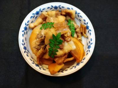 たけのこと豚バラ肉の煮物