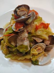 春キャベツの豚あさり蒸し