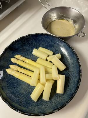 ホワイトアスパラガスサラダ