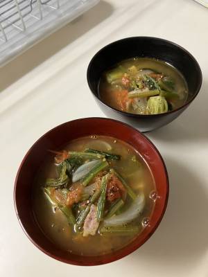 春キャベツとトマトのスープ