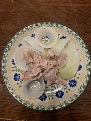 新たまねぎの蒸し煮