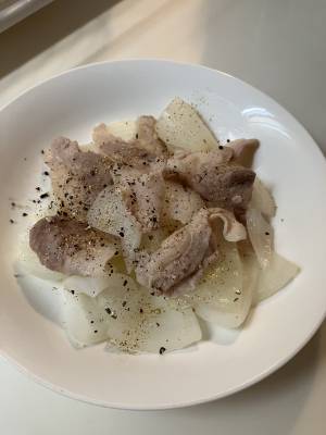 新たまねぎの蒸し煮