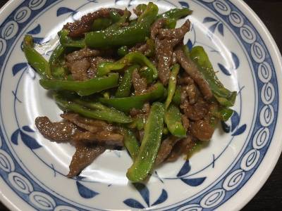 和風青椒牛肉絲（チンジャオニューロースー）
