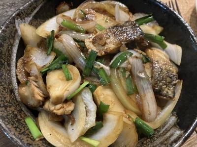 さばと小松菜のスタミナ炒め