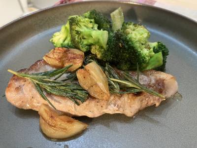 ポークソテー ローズマリー風味