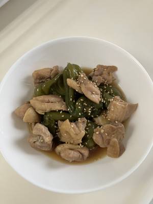 丸ごとピーマンと鶏肉の煮物