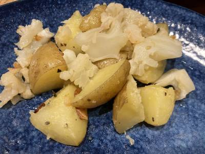 カリフラワーとポテトのホットサラダ