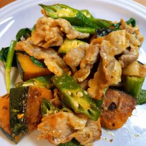 豚肉と緑黄色野菜のにんにく炒め