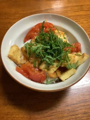 厚揚げトマト丼