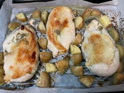 カリカリじゃがいもと鶏のソテー