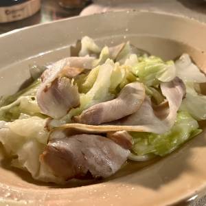 春キャベツとベーコンのオイル蒸し