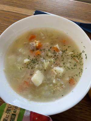 たっぷり野菜の田舎風スープ