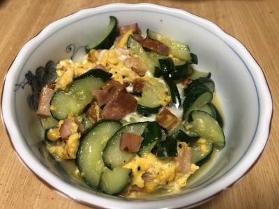 きゅうりとベーコンの卵炒め
